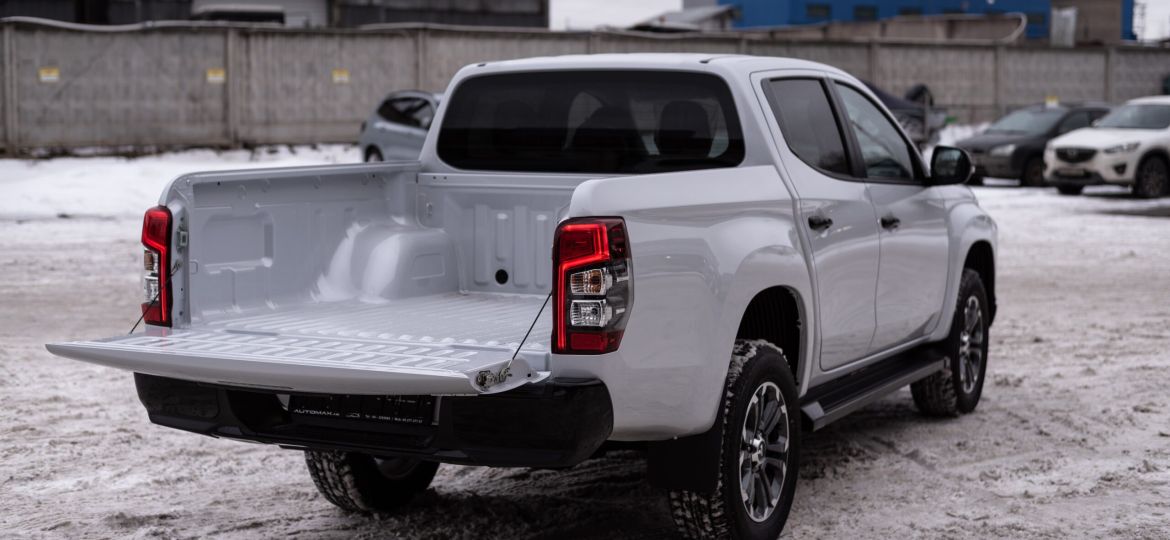 truck-with-open-bed