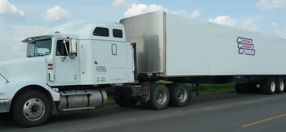 CurtainTrailer